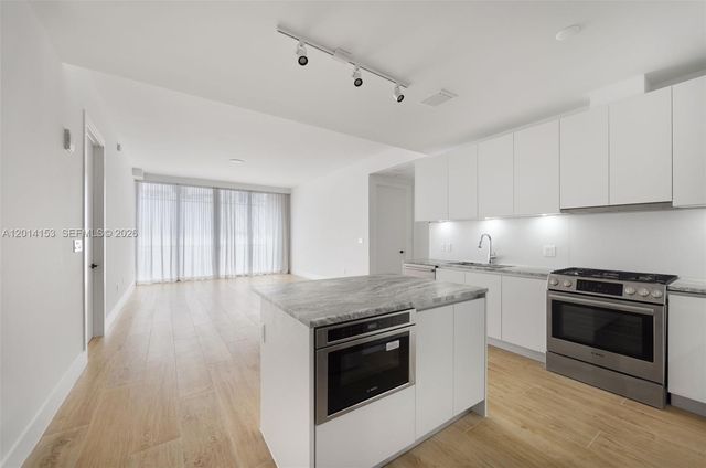 3034 Oak Ave 208, Miami, FL 33133