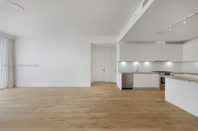 3034 Oak Ave 208, Miami, FL 33133
