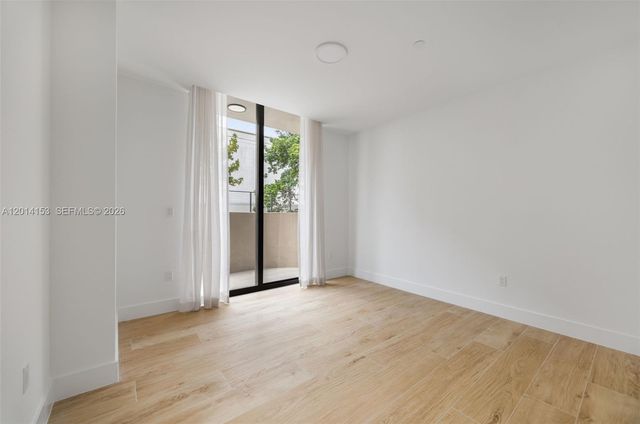 3034 Oak Ave 208, Miami, FL 33133