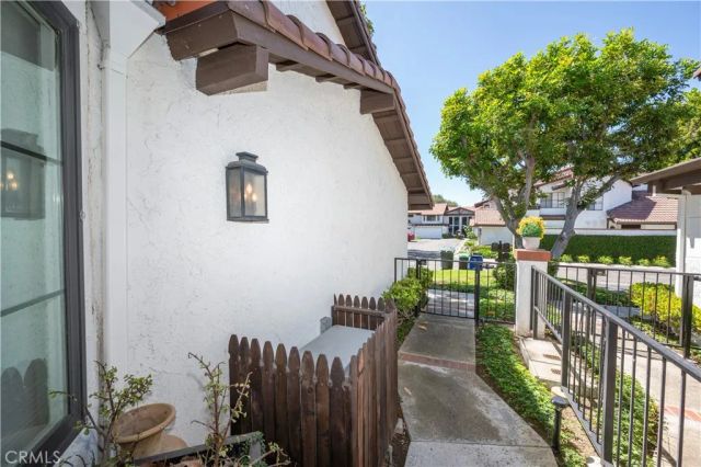 2782 Longwood Court, Costa Mesa, CA 92626