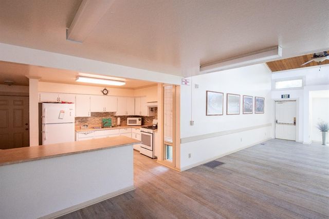 16 Sleepy Hollow Dr, Lodi, CA 95242