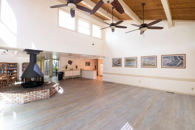 16 Sleepy Hollow Dr, Lodi, CA 95242