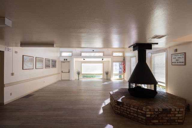 16 Sleepy Hollow Dr, Lodi, CA 95242