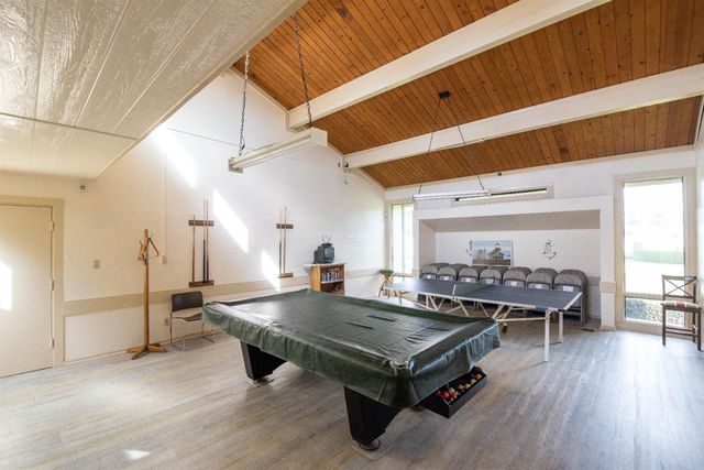 16 Sleepy Hollow Dr, Lodi, CA 95242