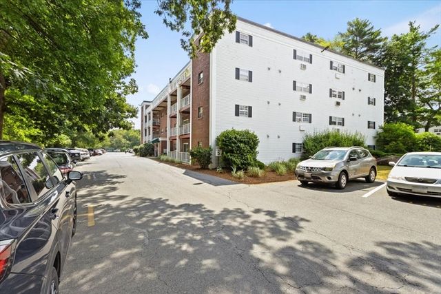 46 Greentree Ln 16, Weymouth, MA 02190