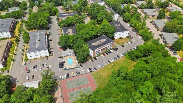 46 Greentree Ln 16, Weymouth, MA 02190