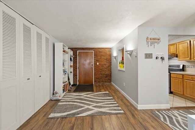 46 Greentree Ln 16, Weymouth, MA 02190
