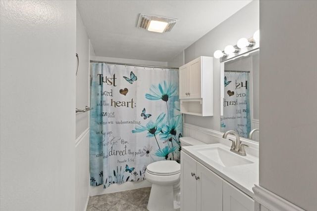 46 Greentree Ln 16, Weymouth, MA 02190
