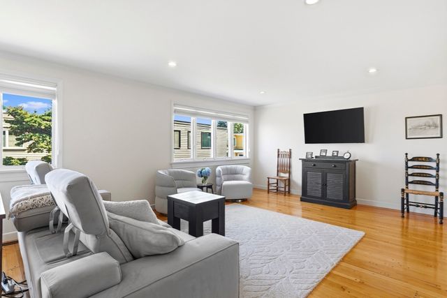 2 Mariners Ln, Marblehead, MA 01945