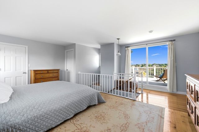 2 Mariners Ln, Marblehead, MA 01945