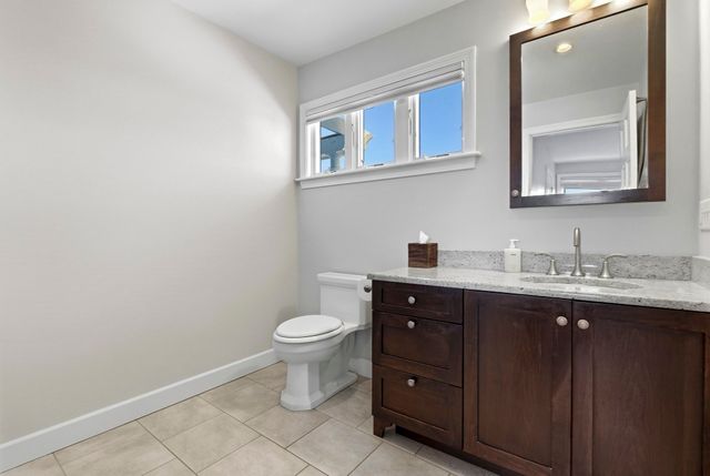 2 Mariners Ln, Marblehead, MA 01945
