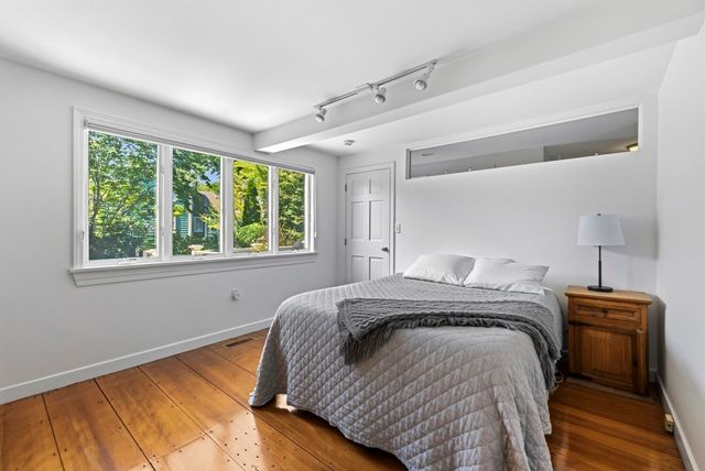 2 Mariners Ln, Marblehead, MA 01945