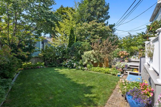 2 Mariners Ln, Marblehead, MA 01945