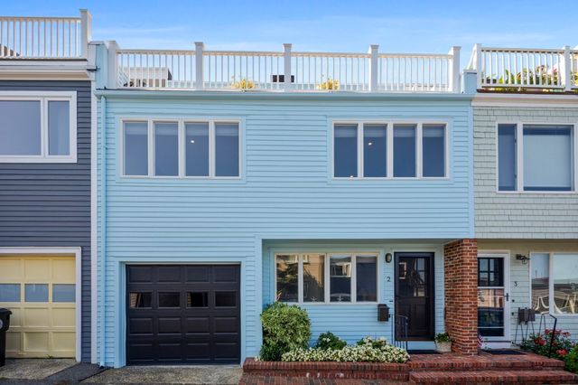 2 Mariners Ln, Marblehead, MA 01945