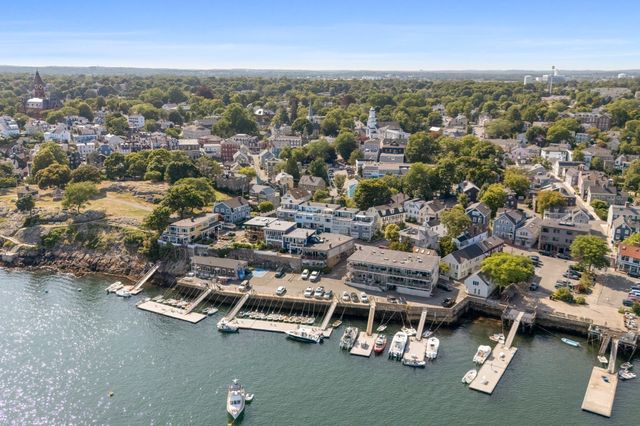 2 Mariners Ln, Marblehead, MA 01945