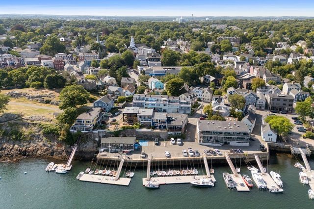 2 Mariners Ln, Marblehead, MA 01945