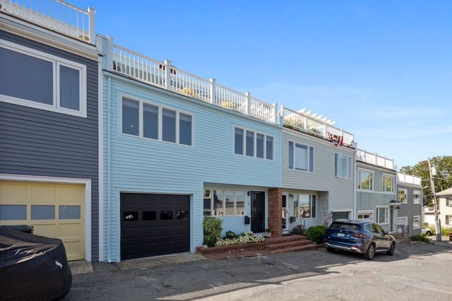 2 Mariners Ln, Marblehead, MA 01945