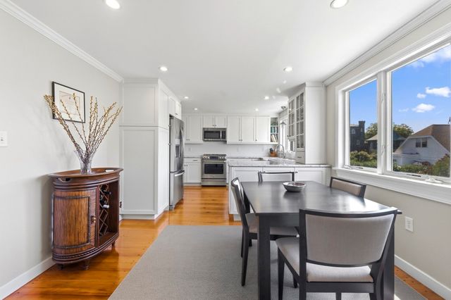 2 Mariners Ln, Marblehead, MA 01945