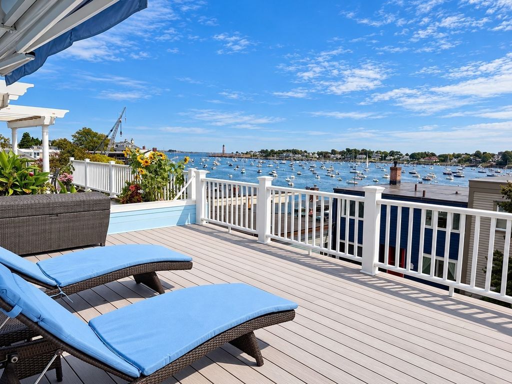 2 Mariners Ln, Marblehead, MA 01945