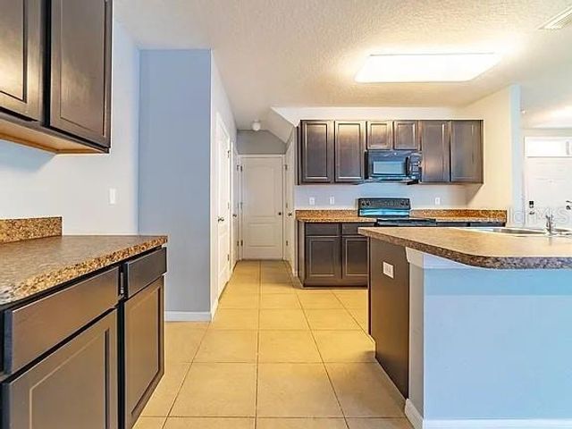 10201 HAWK STORM AVENUE, Tampa, FL 33610
