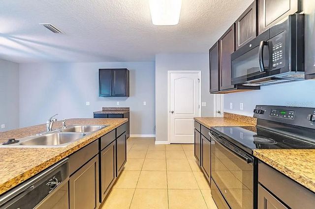 10201 HAWK STORM AVENUE, Tampa, FL 33610
