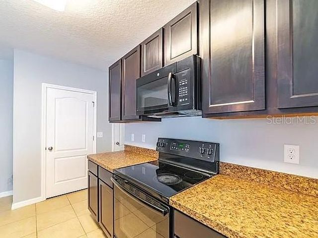 10201 HAWK STORM AVENUE, Tampa, FL 33610