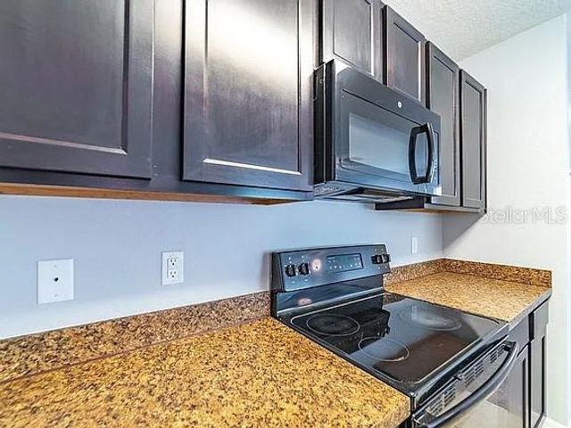 10201 HAWK STORM AVENUE, Tampa, FL 33610