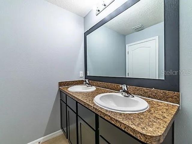 10201 HAWK STORM AVENUE, Tampa, FL 33610