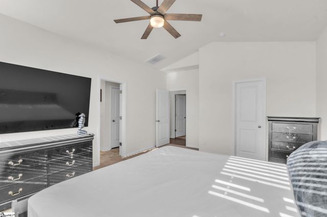 1088 Longstone Way, Spartanburg, SC 29306