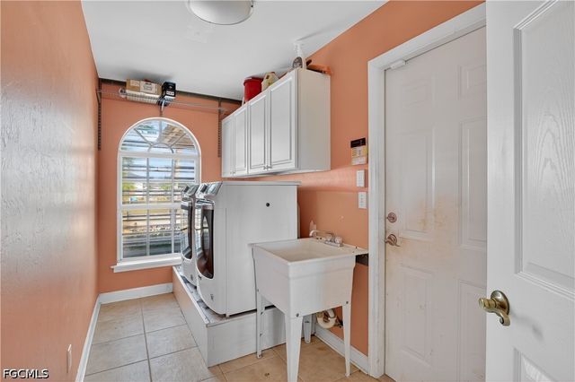 1914 NW 36th AVE, Cape Coral, FL 33993