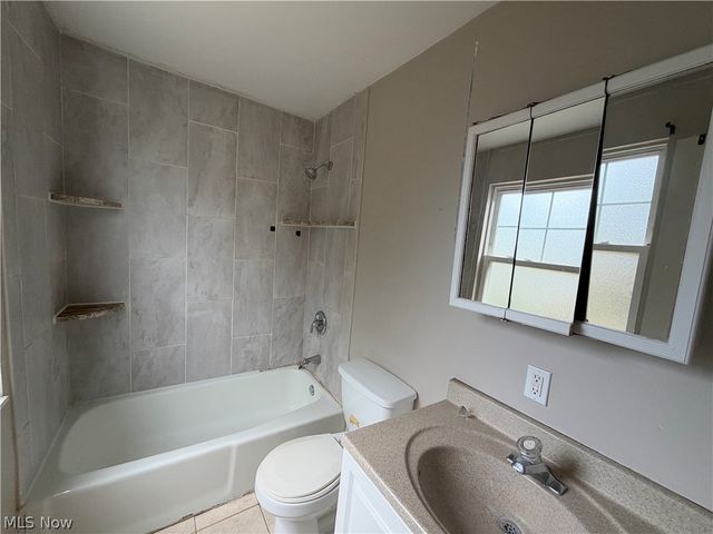 3901 Woburn Avenue, Cleveland, OH 44109