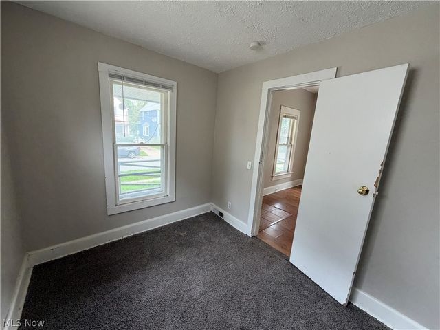 3901 Woburn Avenue, Cleveland, OH 44109