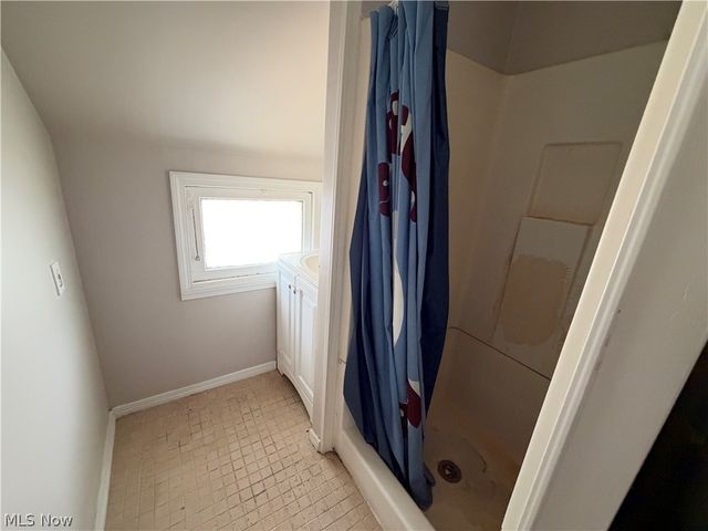 3901 Woburn Avenue, Cleveland, OH 44109