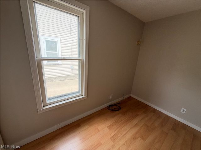 3901 Woburn Avenue, Cleveland, OH 44109