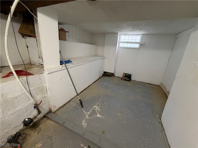 3901 Woburn Avenue, Cleveland, OH 44109