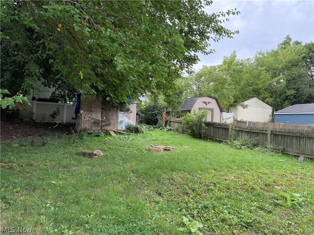 3901 Woburn Avenue, Cleveland, OH 44109
