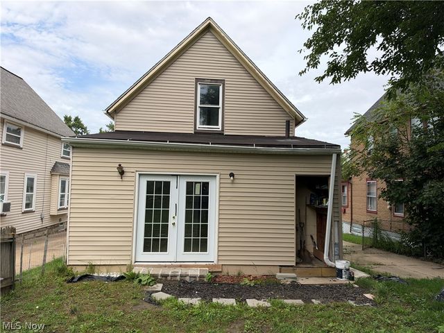 3901 Woburn Avenue, Cleveland, OH 44109