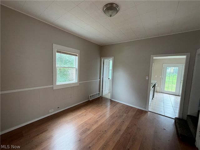 3901 Woburn Avenue, Cleveland, OH 44109