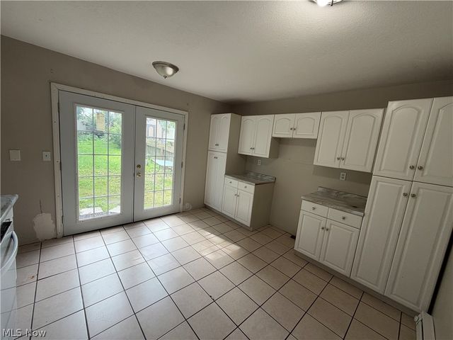 3901 Woburn Avenue, Cleveland, OH 44109