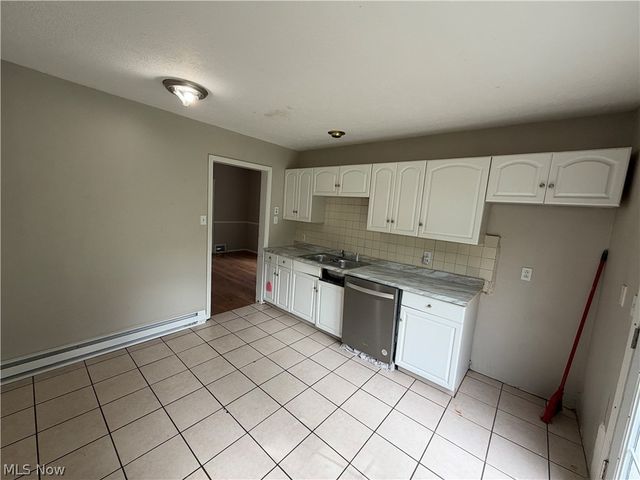 3901 Woburn Avenue, Cleveland, OH 44109