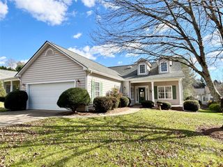 28 Canterbury Trace, Brevard, NC 28712
