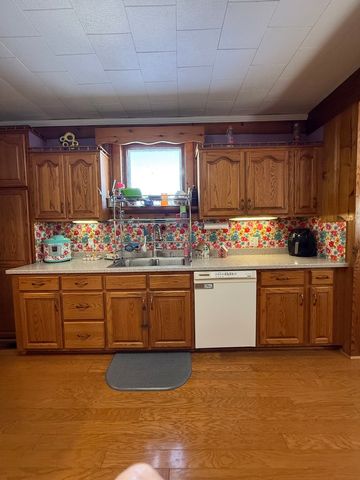 200 W McHaney Street W, Harrisburg, IL 62946