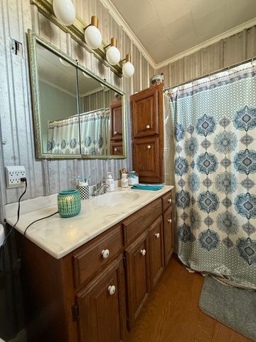 200 W McHaney Street W, Harrisburg, IL 62946