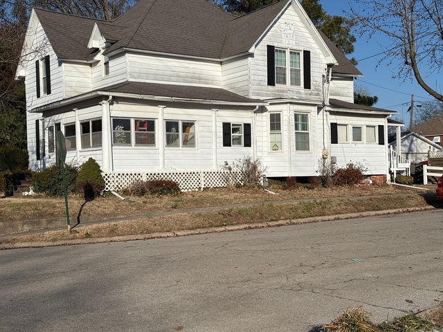 200 W McHaney Street W, Harrisburg, IL 62946