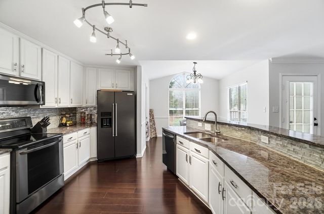 6909 Kersfield Place, Mint Hill, NC 28227