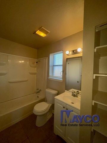 5705 E Texas Street 13, Bossier City, LA 71111