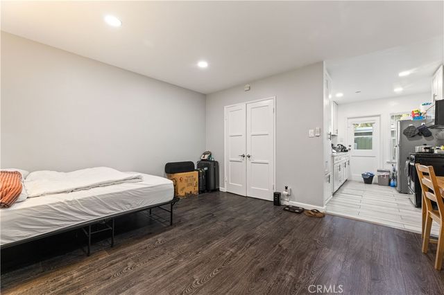 1717 E Chevy Chase, Glendale, CA 91206