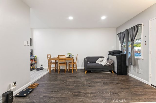 1717 E Chevy Chase, Glendale, CA 91206