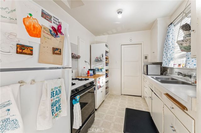 1717 E Chevy Chase, Glendale, CA 91206