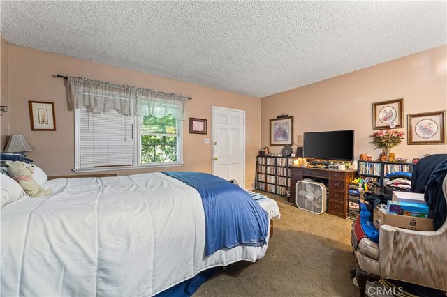 1717 E Chevy Chase, Glendale, CA 91206